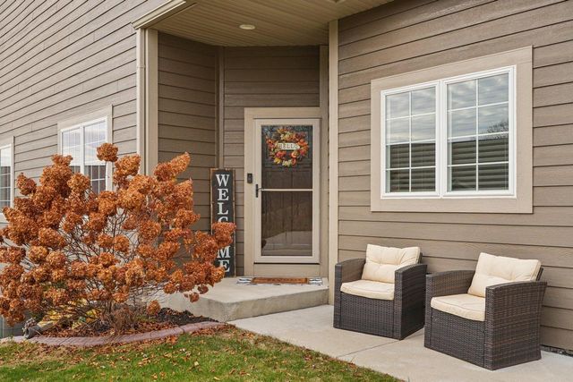 2951 Glen Ivy DRIVE, West Bend, WI 53090