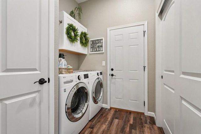 2951 Glen Ivy DRIVE, West Bend, WI 53090