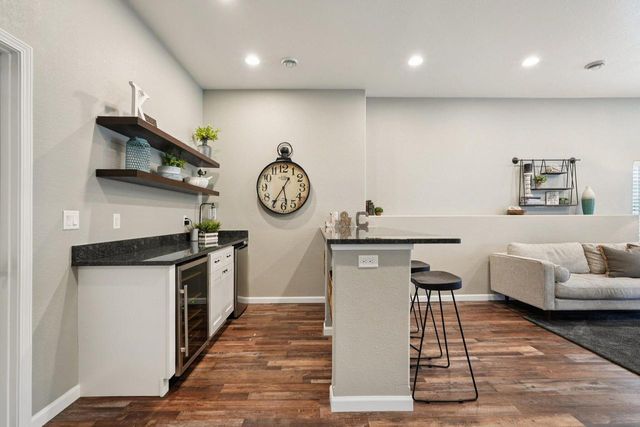 2951 Glen Ivy DRIVE, West Bend, WI 53090