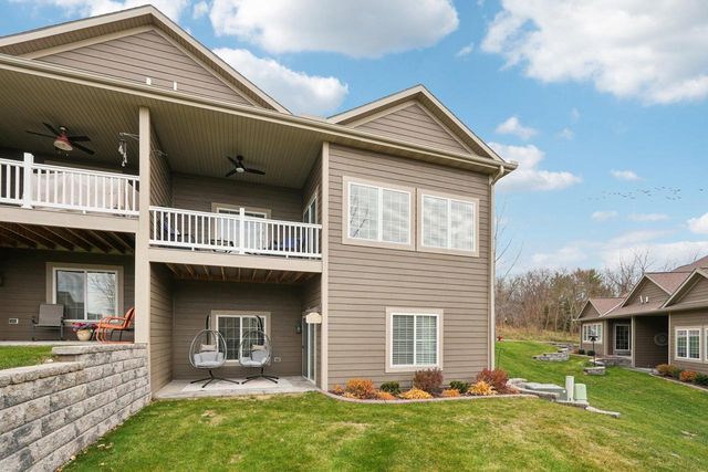 2951 Glen Ivy DRIVE, West Bend, WI 53090