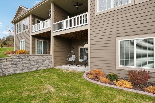 2951 Glen Ivy DRIVE, West Bend, WI 53090