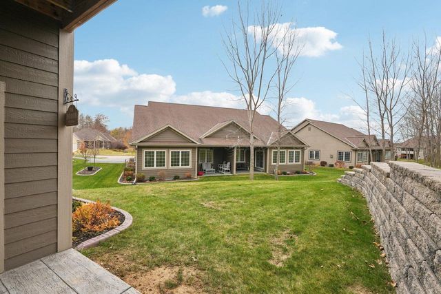 2951 Glen Ivy DRIVE, West Bend, WI 53090