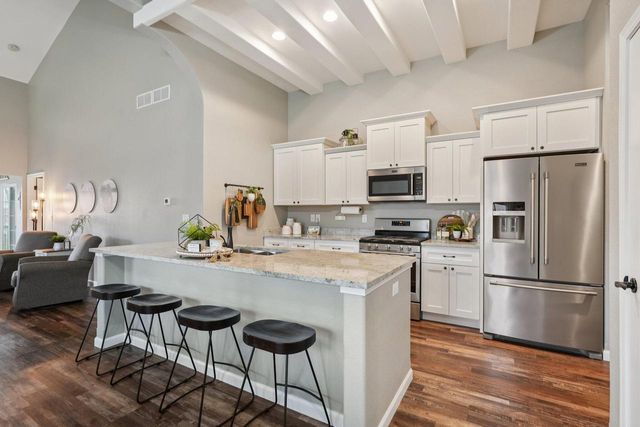 2951 Glen Ivy DRIVE, West Bend, WI 53090