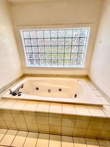 249 Charleston Court S, Montgomery, AL 36117
