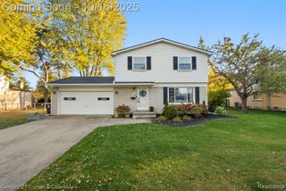 29631 Lyndon Street, Livonia, MI 48154