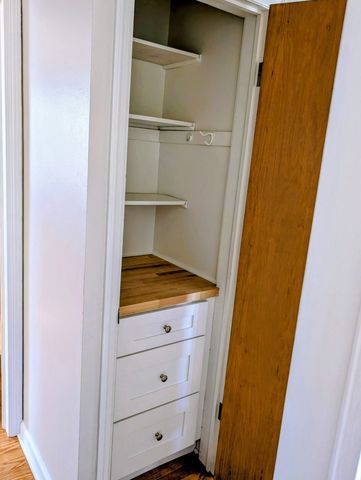 5916 W Montrose Avenue 2S, Chicago, IL 60634