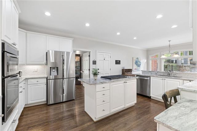 210 Wicklawn Way, Roswell, GA 30076