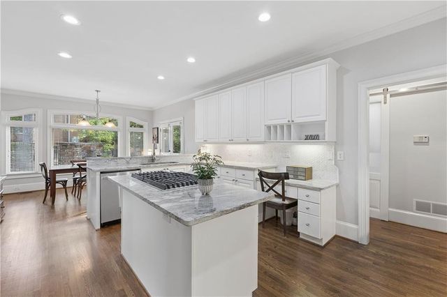 210 Wicklawn Way, Roswell, GA 30076