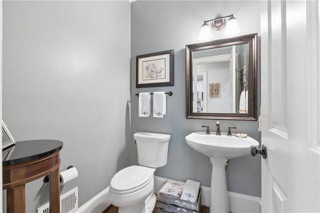 210 Wicklawn Way, Roswell, GA 30076