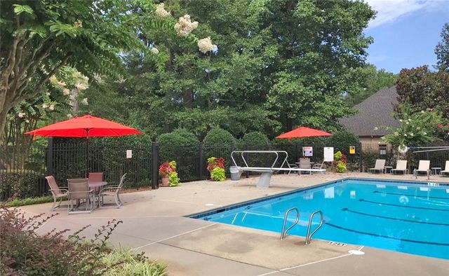 210 Wicklawn Way, Roswell, GA 30076