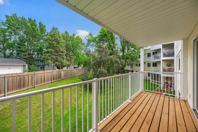 132 Demont Avenue E 232, Little Canada, MN 55117