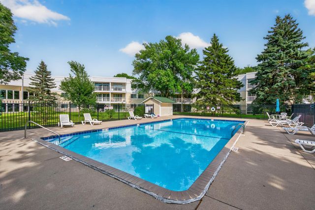 132 Demont Avenue E 232, Little Canada, MN 55117