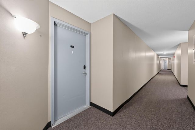 132 Demont Avenue E 232, Little Canada, MN 55117