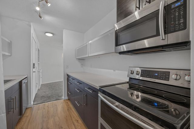 132 Demont Avenue E 232, Little Canada, MN 55117