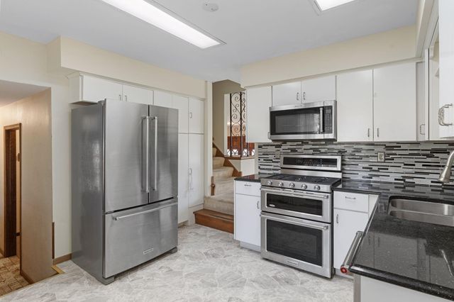 9908 Oxborough Road, Bloomington, MN 55437