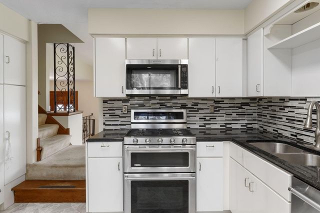 9908 Oxborough Road, Bloomington, MN 55437