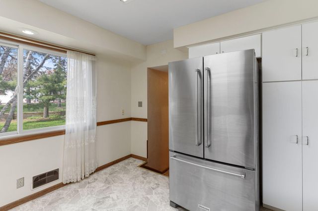 9908 Oxborough Road, Bloomington, MN 55437