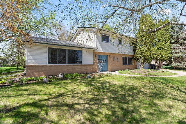 9908 Oxborough Road, Bloomington, MN 55437
