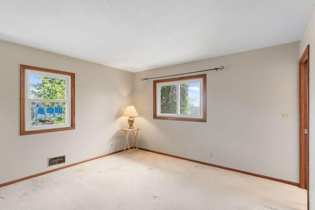 9908 Oxborough Road, Bloomington, MN 55437