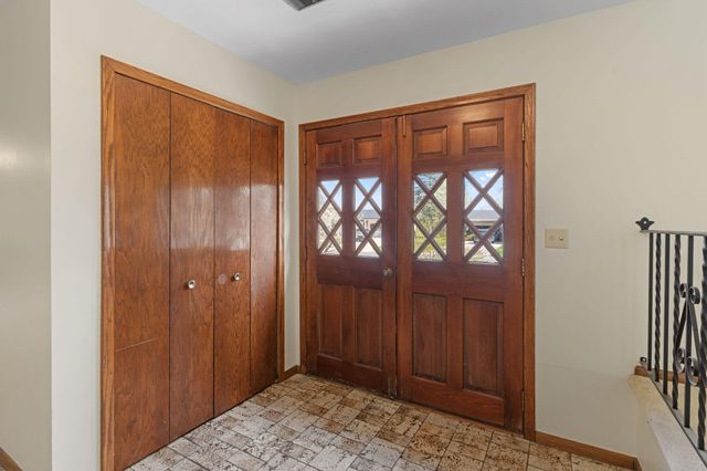 9908 Oxborough Road, Bloomington, MN 55437