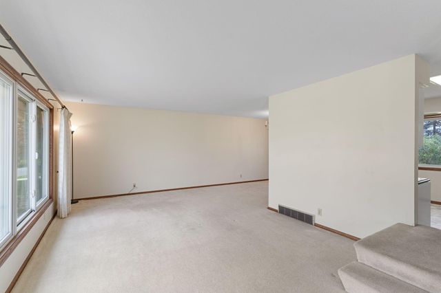 9908 Oxborough Road, Bloomington, MN 55437