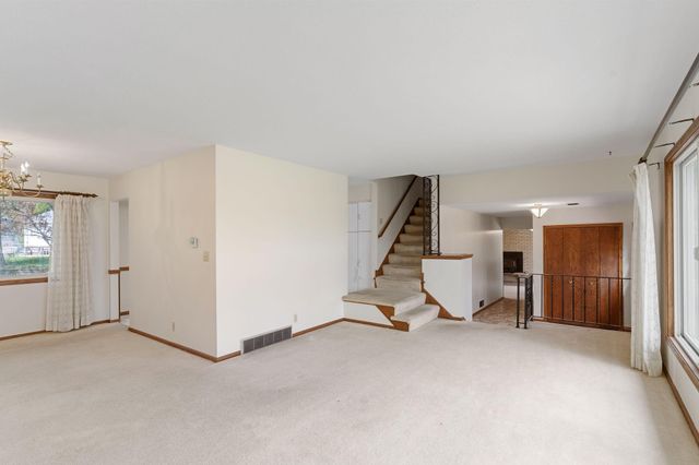 9908 Oxborough Road, Bloomington, MN 55437