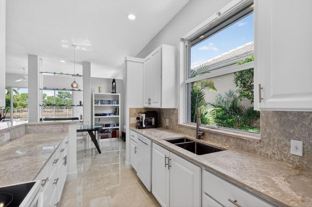 1245 Owl Pointe Circle, West Palm Beach, FL 33409