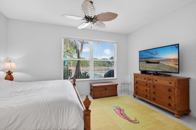 1245 Owl Pointe Circle, West Palm Beach, FL 33409