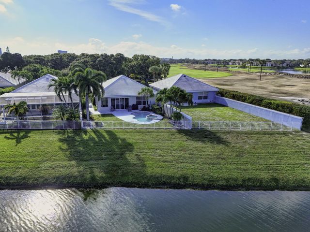 1245 Owl Pointe Circle, West Palm Beach, FL 33409