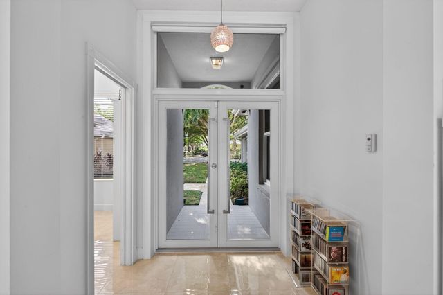 1245 Owl Pointe Circle, West Palm Beach, FL 33409