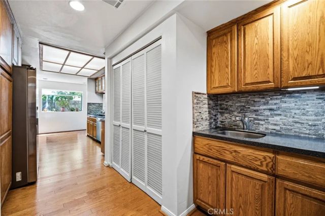 19251 Oxnard Street, Tarzana, CA 91356