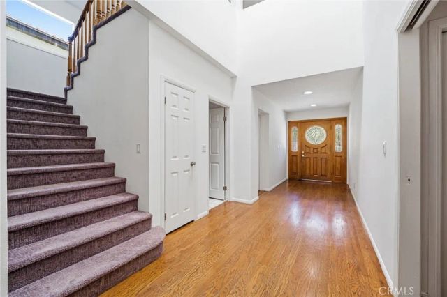19251 Oxnard Street, Tarzana, CA 91356