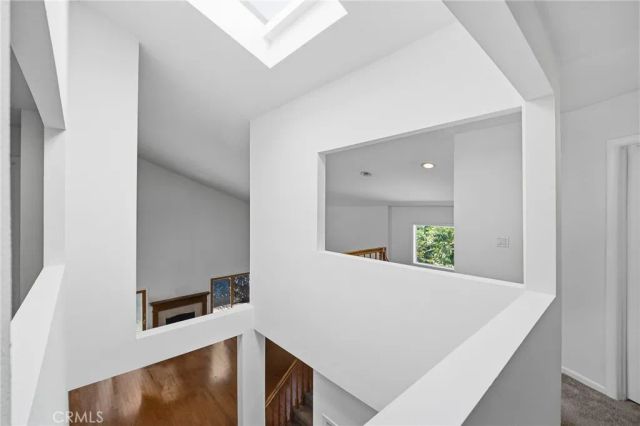 19251 Oxnard Street, Tarzana, CA 91356