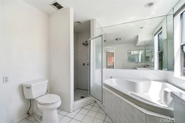 19251 Oxnard Street, Tarzana, CA 91356
