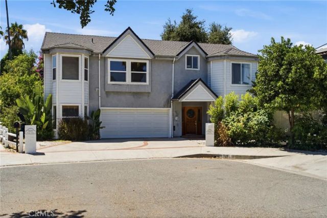 19251 Oxnard Street, Tarzana, CA 91356