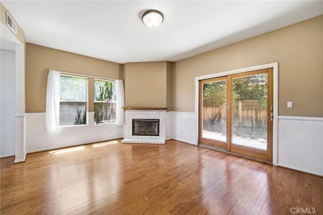 19251 Oxnard Street, Tarzana, CA 91356
