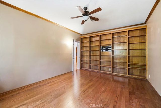 19251 Oxnard Street, Tarzana, CA 91356