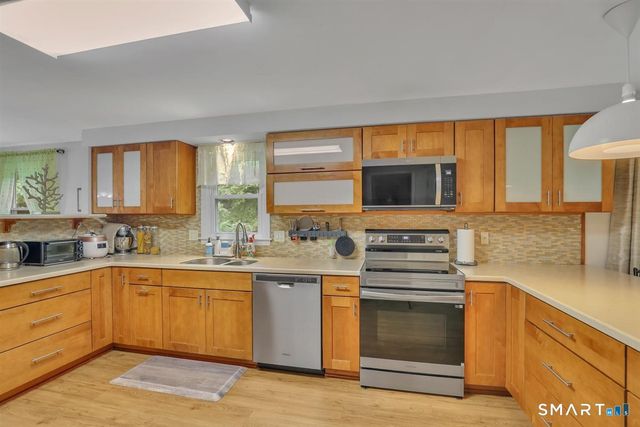 103 Grissom Road, Manchester, CT 06042