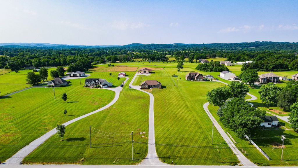 930 Eastover Rd, Lebanon, TN 37090