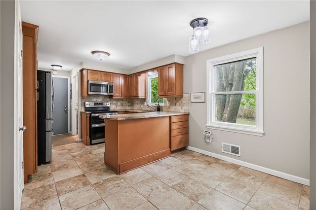 4 Skelby-Moor Lane, Perinton, NY 14450