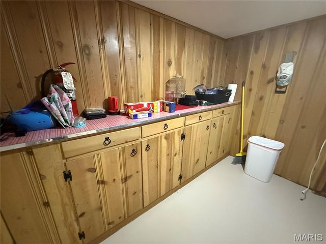 218 Taylor Ave, Farmington, MO 63640