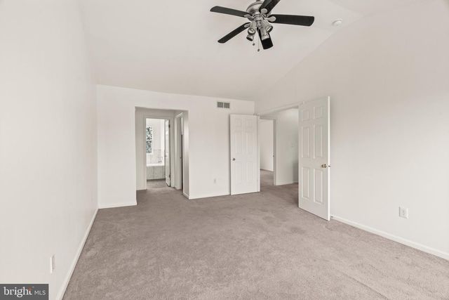 72 LARKSPUR CIR, Sicklerville, NJ 08081