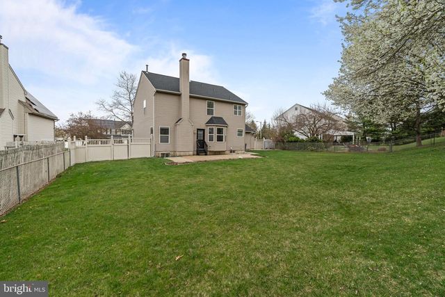 72 LARKSPUR CIR, Sicklerville, NJ 08081
