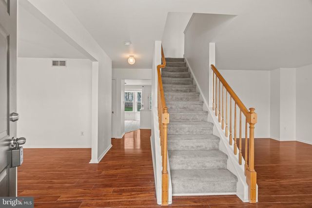 72 LARKSPUR CIR, Sicklerville, NJ 08081