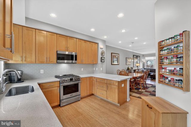 814 3RD ST SE, Washington, DC 20003