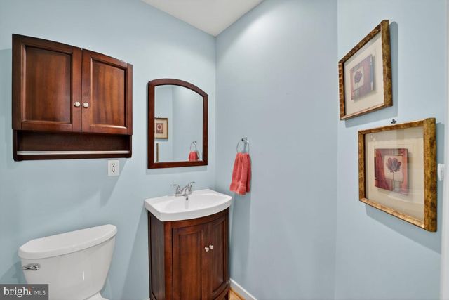 814 3RD ST SE, Washington, DC 20003