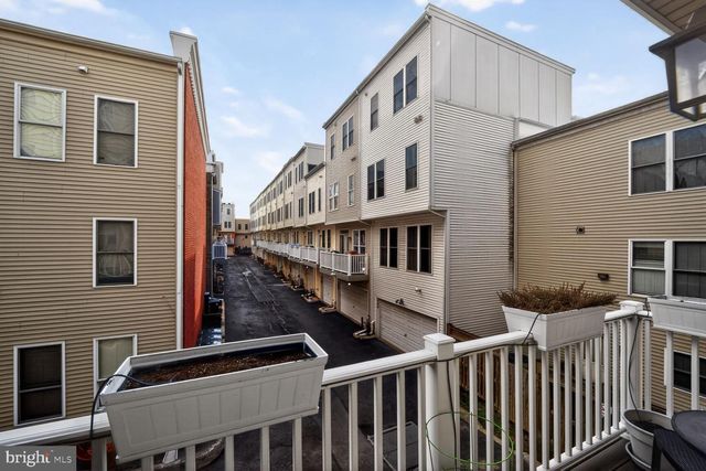 814 3RD ST SE, Washington, DC 20003