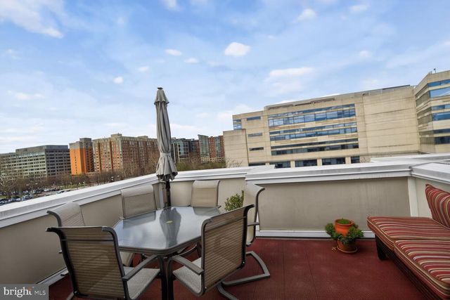 814 3RD ST SE, Washington, DC 20003