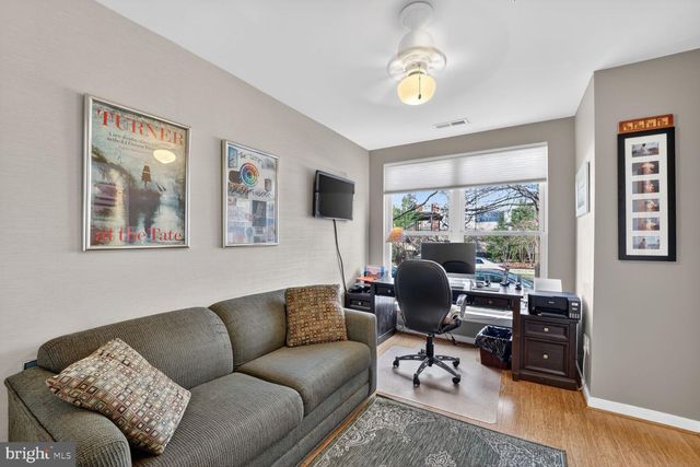 814 3RD ST SE, Washington, DC 20003