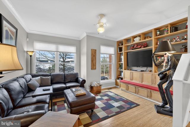 814 3RD ST SE, Washington, DC 20003